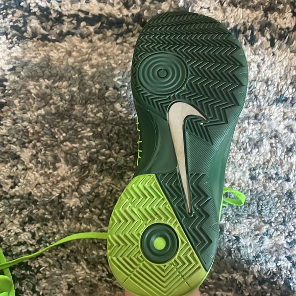 Nike Hyperdunk 2013 Green NCAA Women’s Basketball Shoes - Picture 3 of 5